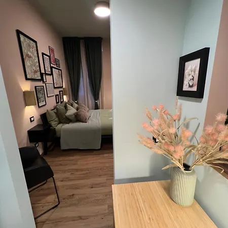 Apartment Charme And Cozy 3 Km Away From Duomo